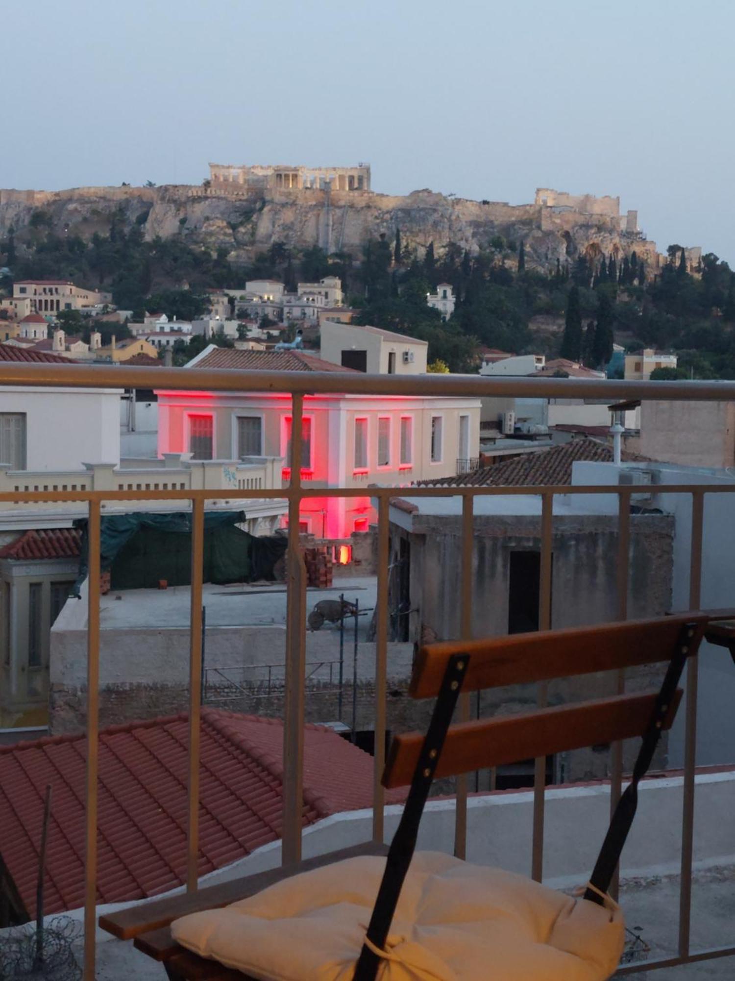 Luxury Apartment Overlooking The Citadel Of Tsakas Athen Eksteriør bilde
